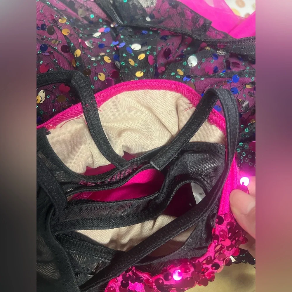 Weismann‎ Dance costume